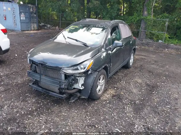 3GNCJLSB4HL216739 2017 CHEVROLET TRAX - Image 2