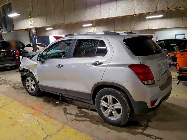 3GNCJLSB4HL227806 2017 CHEVROLET TRAX - Image 2