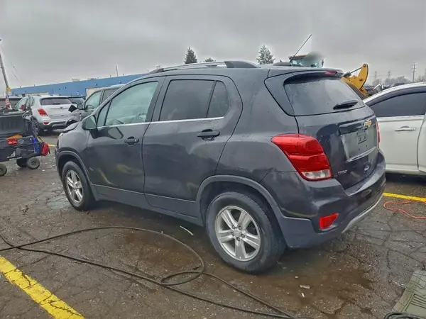 3GNCJLSB4HL256013 2017 CHEVROLET TRAX - Image 2