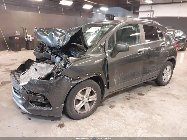 3GNCJLSB4HL271885 2017 CHEVROLET TRAX - Image 2