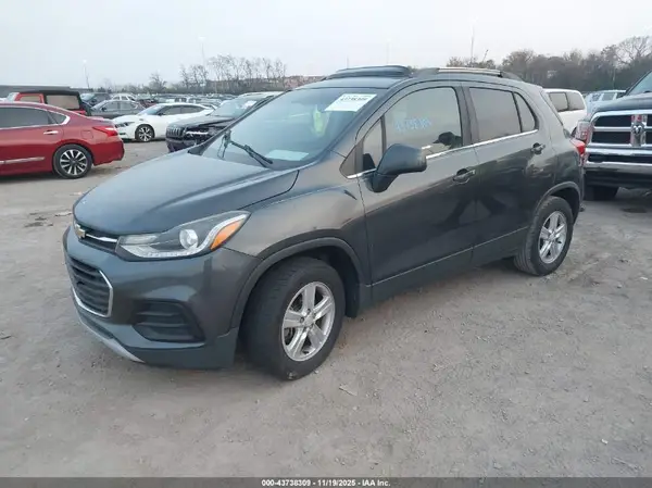 3GNCJLSB4HL286547 2017 CHEVROLET TRAX - Image 2