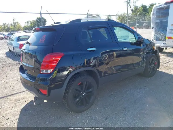 3GNCJLSB4JL163966 2018 CHEVROLET TRAX - Image 2