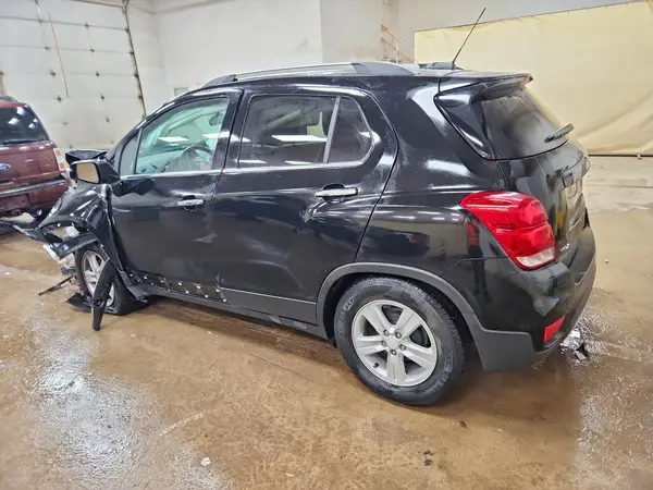 3GNCJLSB4JL168049 2018 CHEVROLET TRAX - Image 2