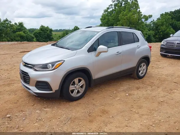 3GNCJLSB4JL212583 2018 CHEVROLET TRAX - Image 2