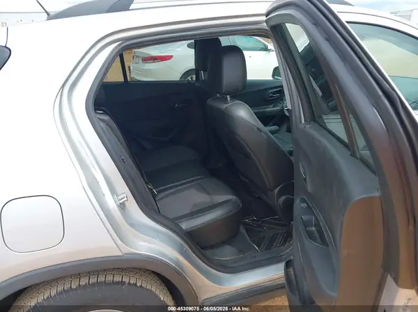 3GNCJLSB4JL212583 2018 CHEVROLET TRAX - Image 8