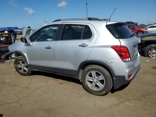 3GNCJLSB4JL226371 2018 CHEVROLET TRAX - Image 2