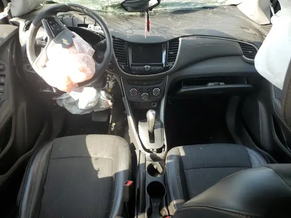3GNCJLSB4JL226371 2018 CHEVROLET TRAX - Image 8