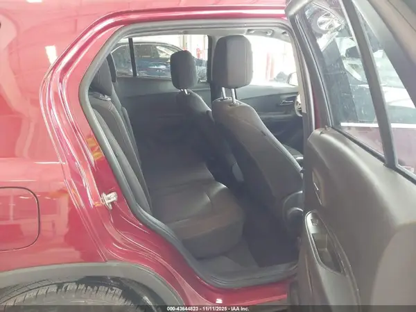 3GNCJLSB4JL239055 2018 CHEVROLET TRAX - Image 8