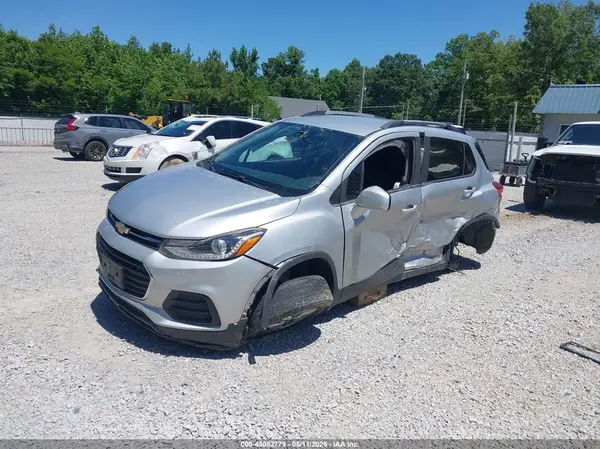 3GNCJLSB4JL267857 2018 CHEVROLET TRAX - Image 2
