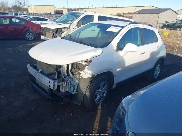 3GNCJLSB4JL276395 2018 CHEVROLET TRAX - Image 2