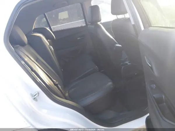 3GNCJLSB4JL276395 2018 CHEVROLET TRAX - Image 8