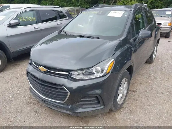 3GNCJLSB4JL291270 2018 CHEVROLET TRAX - Image 2