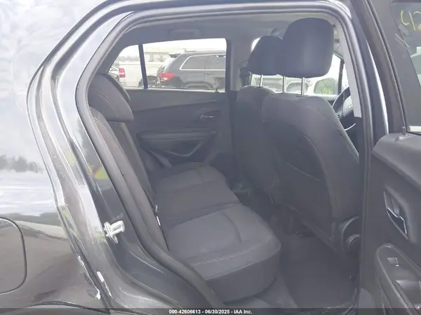 3GNCJLSB4JL291270 2018 CHEVROLET TRAX - Image 8