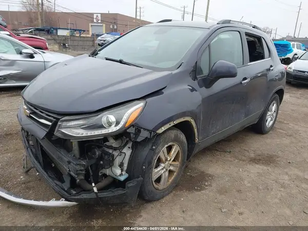 3GNCJLSB4JL333730 2018 CHEVROLET TRAX - Image 2