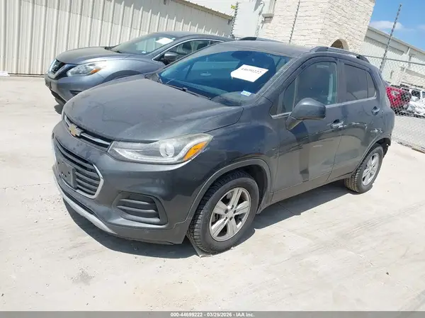 3GNCJLSB4JL367148 2018 CHEVROLET TRAX - Image 2