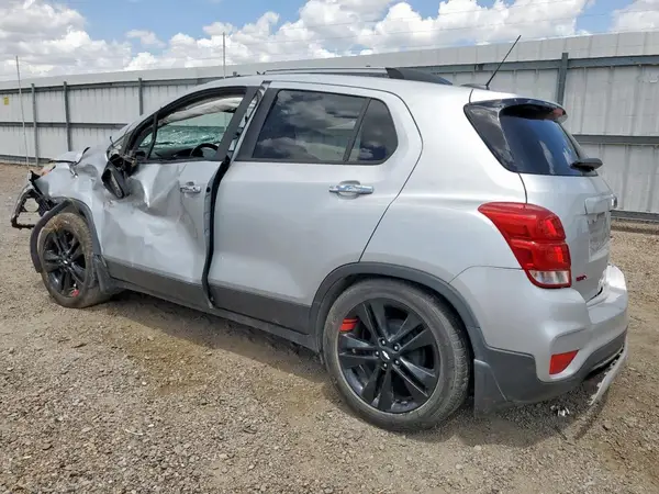 3GNCJLSB4JL415747 2018 CHEVROLET TRAX - Image 2