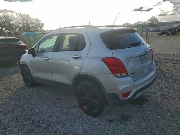 3GNCJLSB4KL167758 2019 CHEVROLET TRAX - Image 2