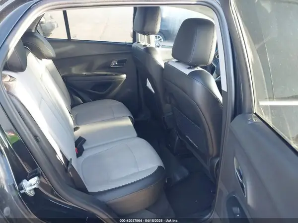 3GNCJLSB4KL171129 2019 CHEVROLET TRAX - Image 8
