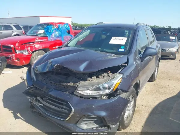 3GNCJLSB4KL190764 2019 CHEVROLET TRAX - Image 2