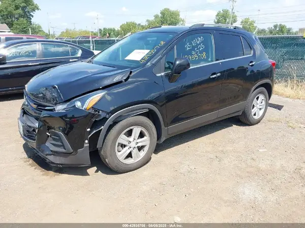 3GNCJLSB4KL235928 2019 CHEVROLET TRAX - Image 2