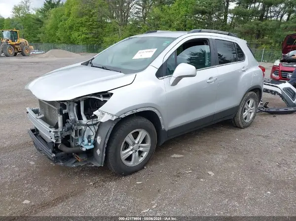 3GNCJLSB4KL256651 2019 CHEVROLET TRAX - Image 2