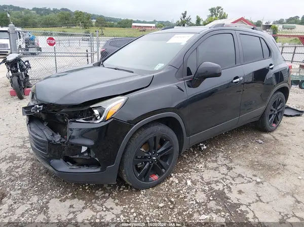 3GNCJLSB4KL310725 2019 CHEVROLET TRAX - Image 2