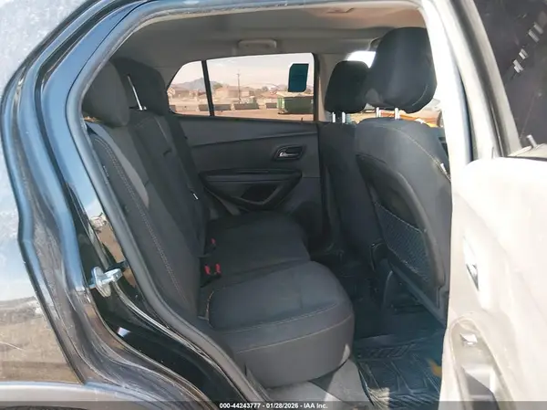 3GNCJLSB4KL329906 2019 CHEVROLET TRAX - Image 8