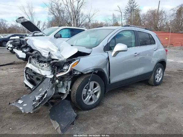 3GNCJLSB4KL347757 2019 CHEVROLET TRAX - Image 2