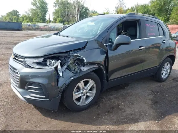 3GNCJLSB4KL349895 2019 CHEVROLET TRAX - Image 2