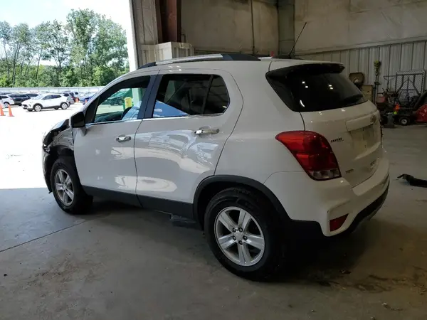 3GNCJLSB4KL392875 2019 CHEVROLET TRAX - Image 2