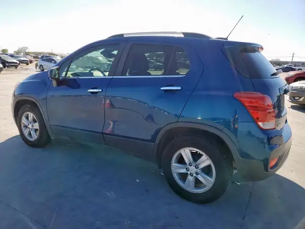 3GNCJLSB4LL160391 2020 CHEVROLET TRAX - Image 2