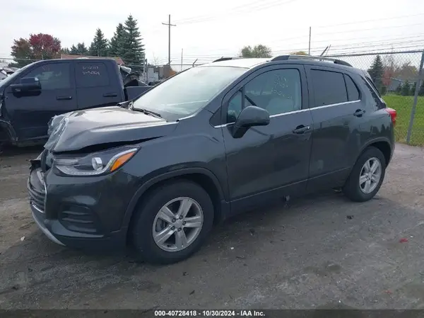 3GNCJLSB4LL187929 2020 CHEVROLET TRAX - Image 2