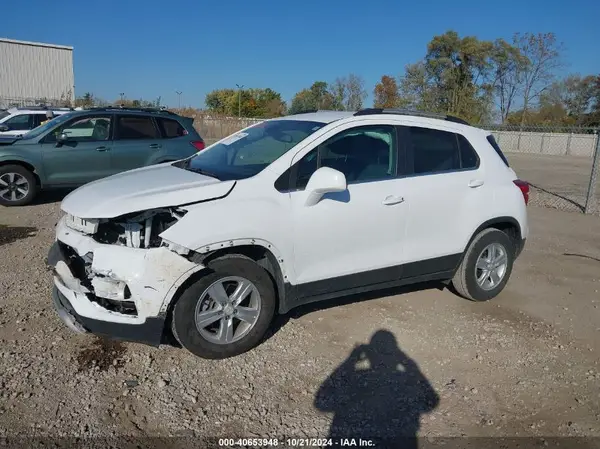 3GNCJLSB4LL205071 2020 CHEVROLET TRAX - Image 2