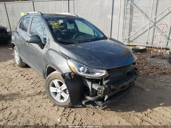 3GNCJLSB4LL210173 2020 CHEVROLET TRAX - Image 1
