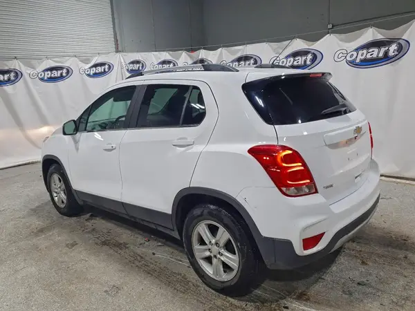 3GNCJLSB4LL233176 2020 CHEVROLET TRAX - Image 2