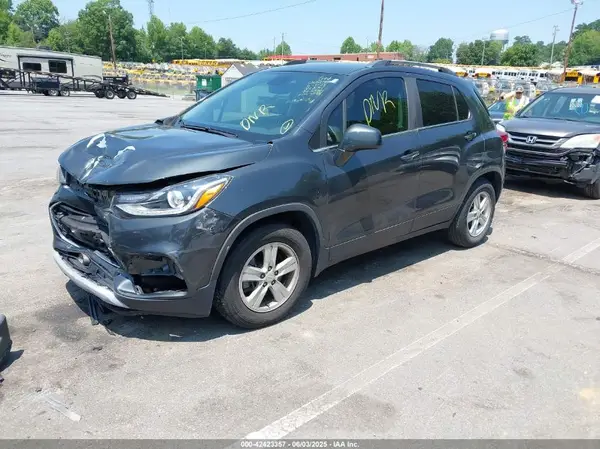 3GNCJLSB4LL269790 2020 CHEVROLET TRAX - Image 2