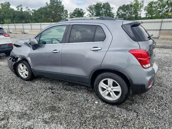 3GNCJLSB4LL282670 2020 CHEVROLET TRAX - Image 2