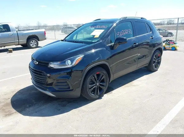 3GNCJLSB4LL319247 2020 CHEVROLET TRAX - Image 2