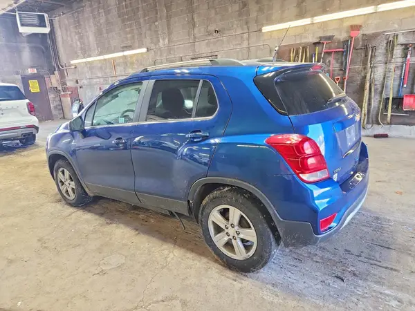 3GNCJLSB4LL326103 2020 CHEVROLET TRAX - Image 2