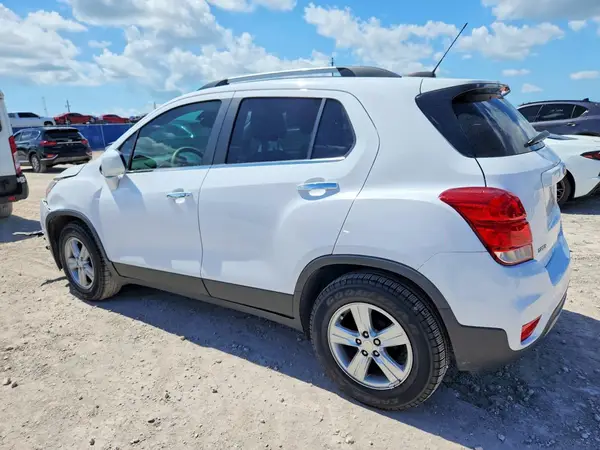 3GNCJLSB4LL335447 2020 CHEVROLET TRAX - Image 2