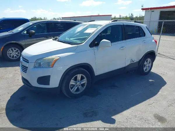 3GNCJLSB5GL141743 2016 CHEVROLET TRAX - Image 2