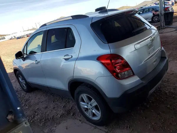 3GNCJLSB5GL166710 2016 CHEVROLET TRAX - Image 2
