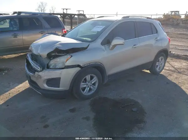 3GNCJLSB5GL261560 2016 CHEVROLET TRAX - Image 2