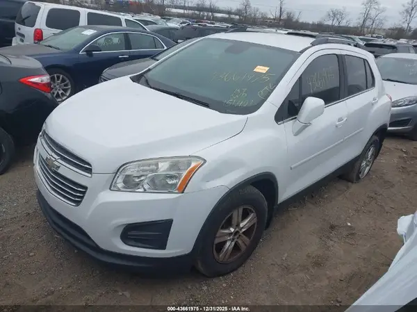 3GNCJLSB5GL277581 2016 CHEVROLET TRAX - Image 2