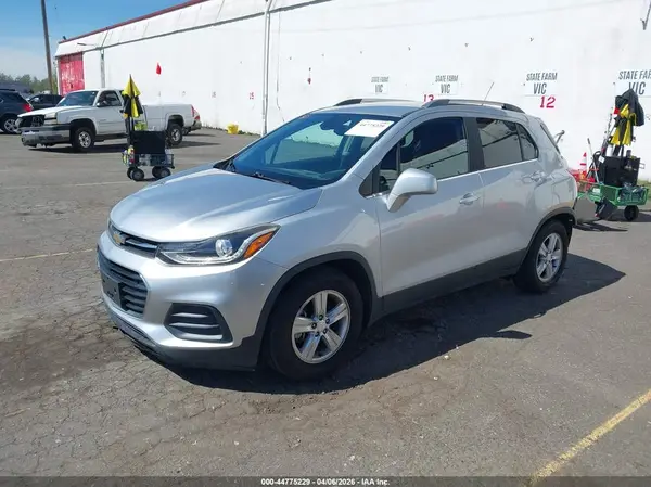 3GNCJLSB5HL133885 2017 CHEVROLET TRAX - Image 2