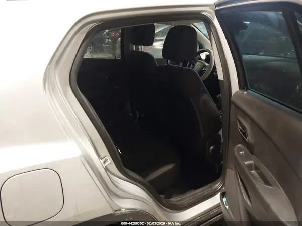 3GNCJLSB5HL164201 2017 CHEVROLET TRAX - Image 8