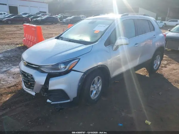 3GNCJLSB5HL223070 2017 CHEVROLET TRAX - Image 2