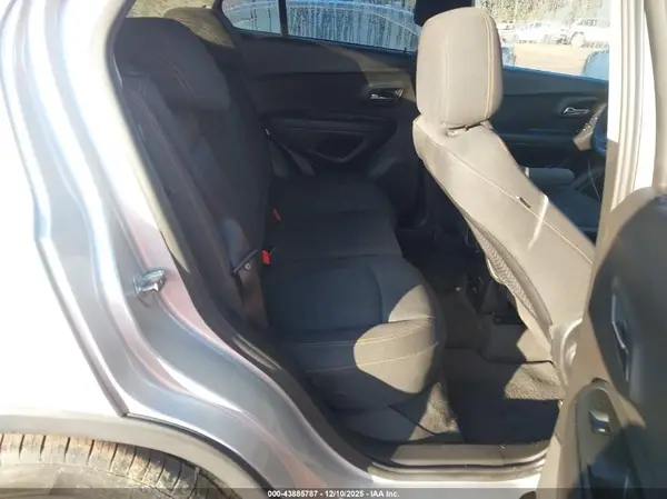 3GNCJLSB5HL223070 2017 CHEVROLET TRAX - Image 8