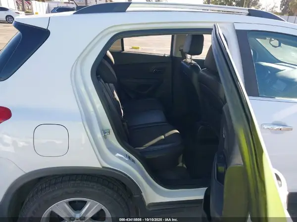 3GNCJLSB5HL230407 2017 CHEVROLET TRAX - Image 8