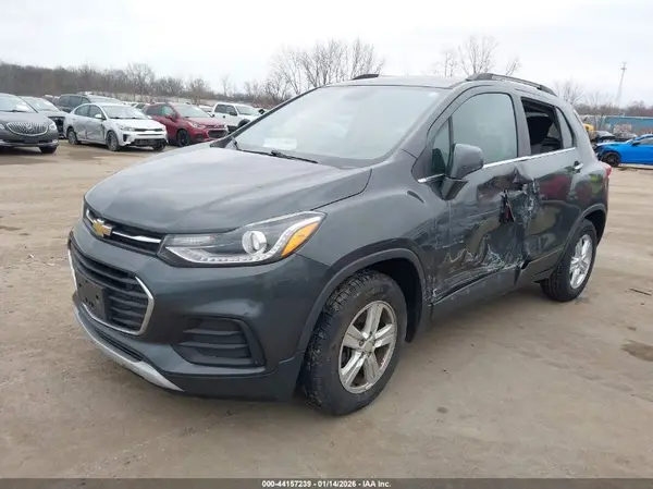 3GNCJLSB5HL290655 2017 CHEVROLET TRAX - Image 2